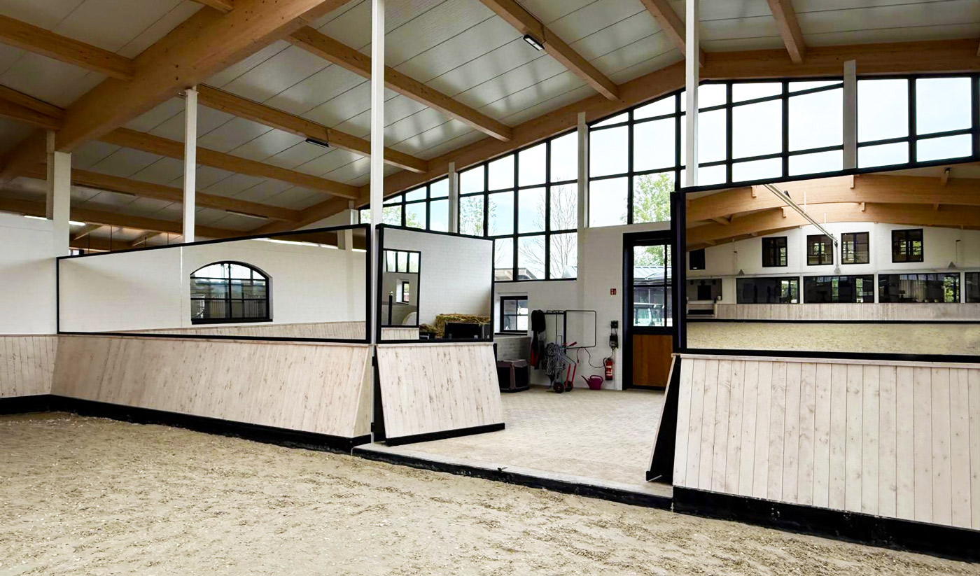 manegespiegel binnenbak zwarte lijst